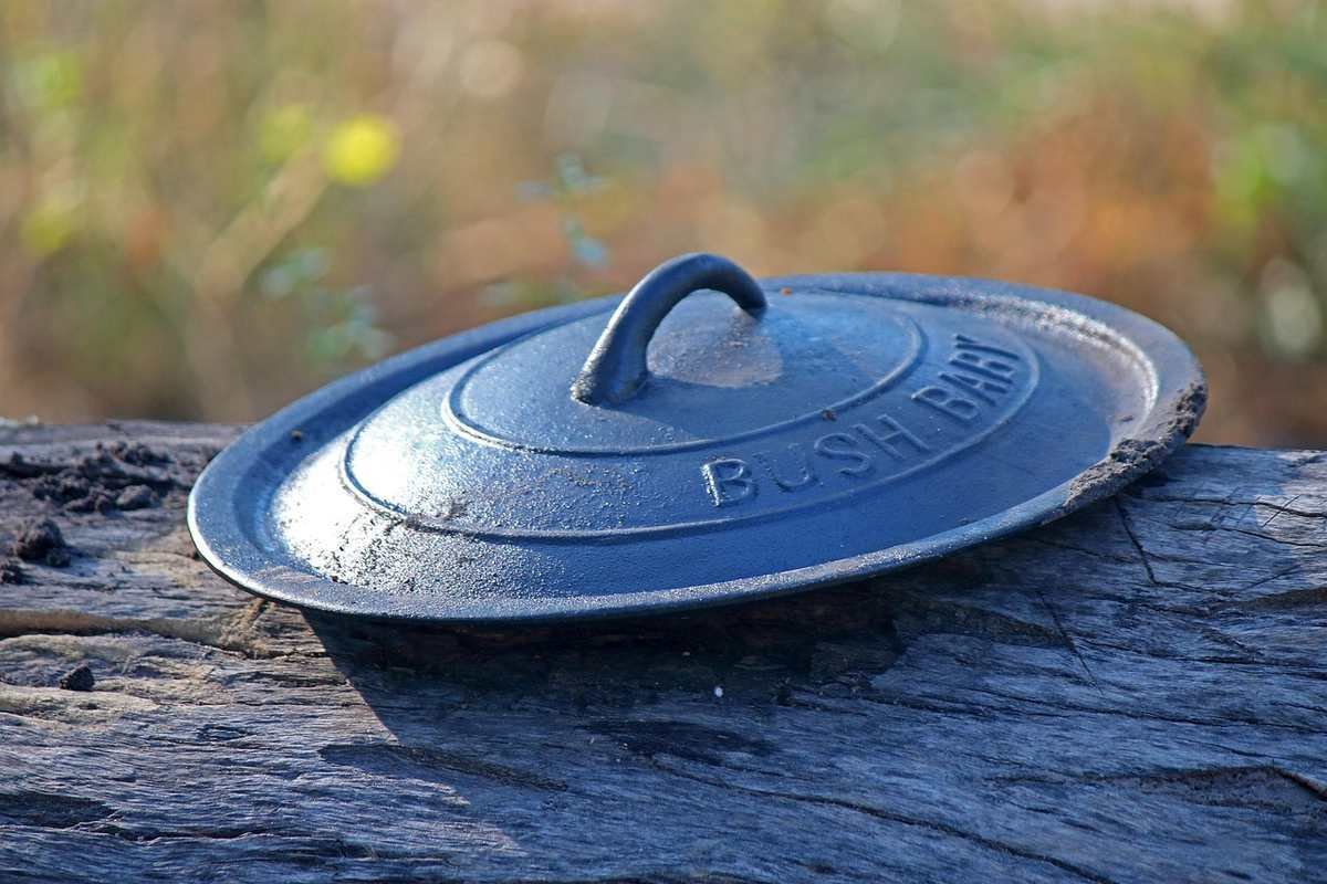Cocotte en fonte qui colle : chauffez et lavez-la autrement Cocotte en fonte qui colle : chauffez et lavez-la autrement
